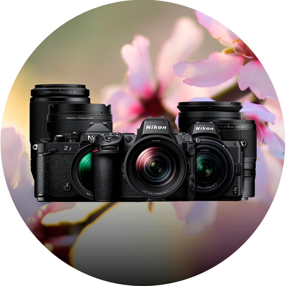 Nikon Z 5 + Z 24-200mm f/4-6.3 VR -järjestelmäkamera