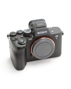 Sony A7 Mark IV -järjestelmäkamera KÄYTETTY