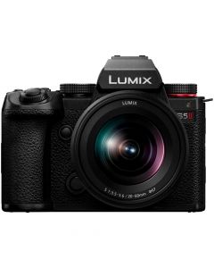 Panasonic Lumix S5 II + S 20-60mm f/3.5-5.6 -järjestelmäkamera