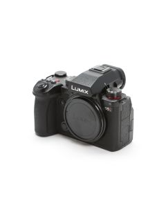 Panasonic Lumix S5 II -järjestelmäkamera KÄYTETTY