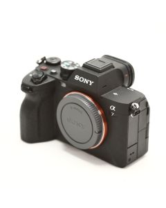 Sony A7 Mark IV -järjestelmäkamera KÄYTETTY