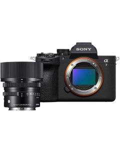 Sony A7 Mark V + Sigma 45mm f/2.8 C DG DN -järjestelmäkamera