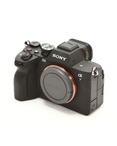 Sony A7 Mark IV -järjestelmäkamera KÄYTETTY