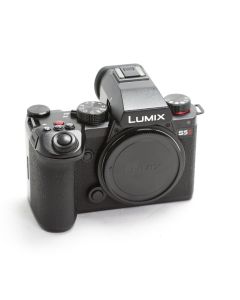 Panasonic Lumix S5 II -järjestelmäkamera KÄYTETTY