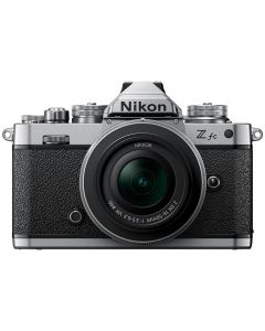Nikon Z fc + Z DX 16-50mm f/3.5-6.3 VR -järjestelmäkamera