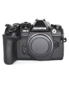 Olympus OM-D E-M1 Mark II -järjestelmäkamera, musta KÄYTETTY
