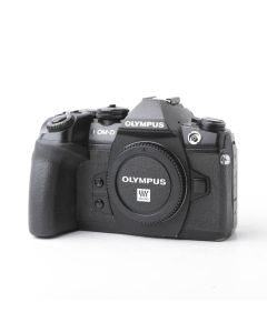 OUTLET - Olympus OM-D E-M1 Mark II -järjestelmäkamera, musta KÄYTETTY