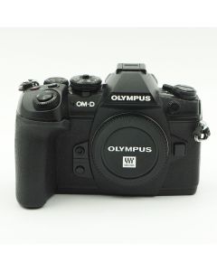 Olympus OM-D E-M1 Mark II -järjestelmäkamera, musta KÄYTETTY