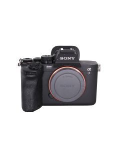 Sony A7 Mark IV -järjestelmäkamera KÄYTETTY