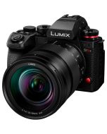Panasonic Lumix S1 IIE + S 24-105mm f/4 Macro OIS -järjestelmäkamera
