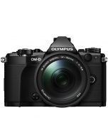 Olympus OM-D E-M5 Mark II + M.Zuiko 14-150mm f/4-5.6 ED II -järjestelmäkamera, musta