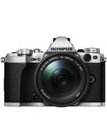 Olympus OM-D E-M5 Mark II + M.Zuiko 14-150mm f/4-5.6 ED II -järjestelmäkamera, hopea