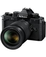 Nikon Z f + Z 24-70mm f/4 S -järjestelmäkamera, musta
