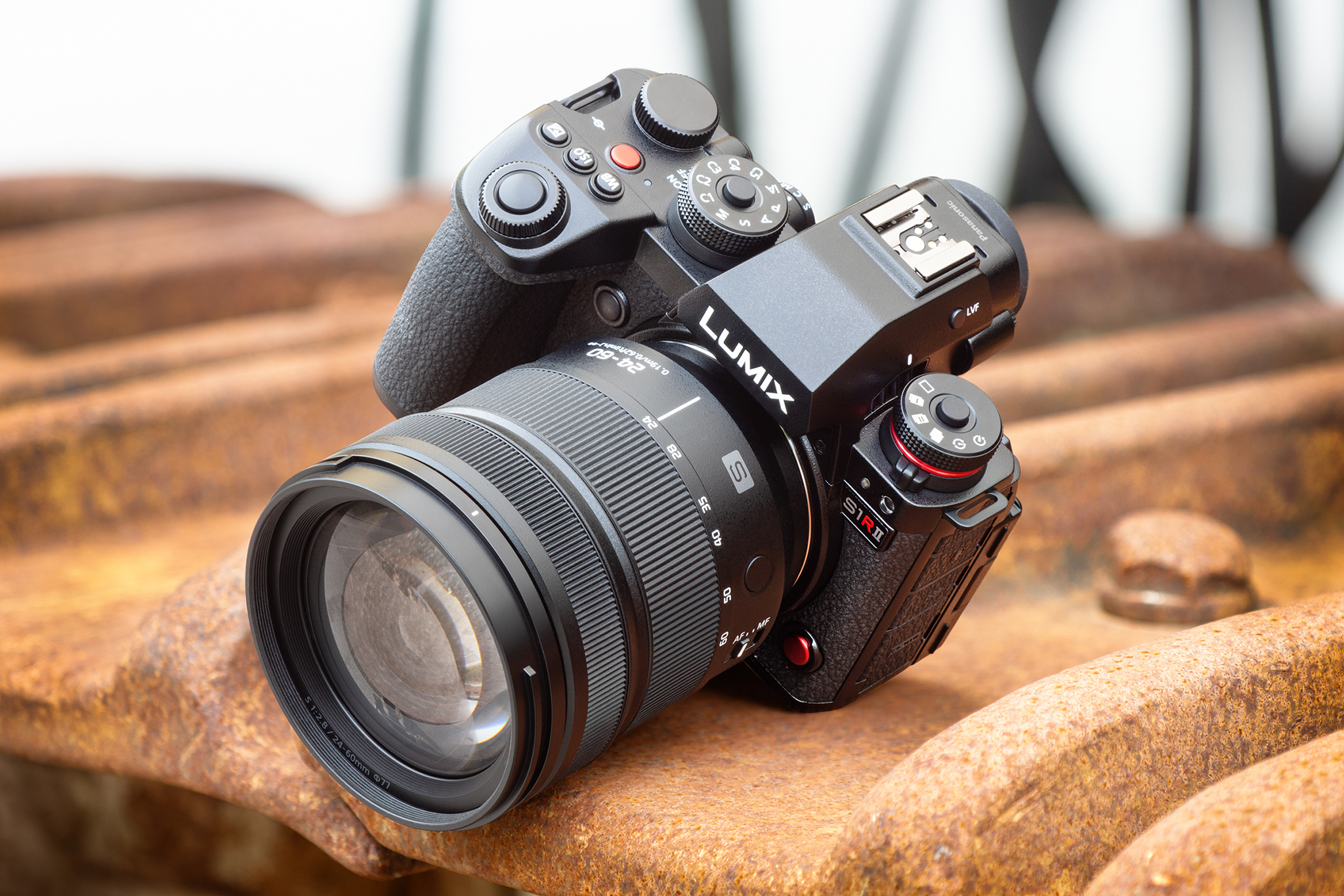 Panasonic Lumix S1R II - merkittäviä parannuksia hybridikuvaajille