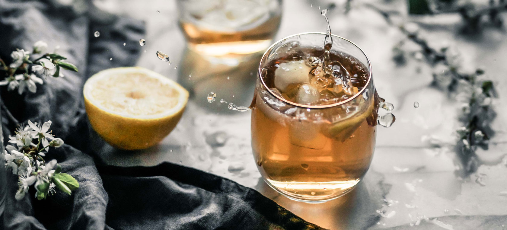 Liikkeestä mielenkiintoa juomakuviin