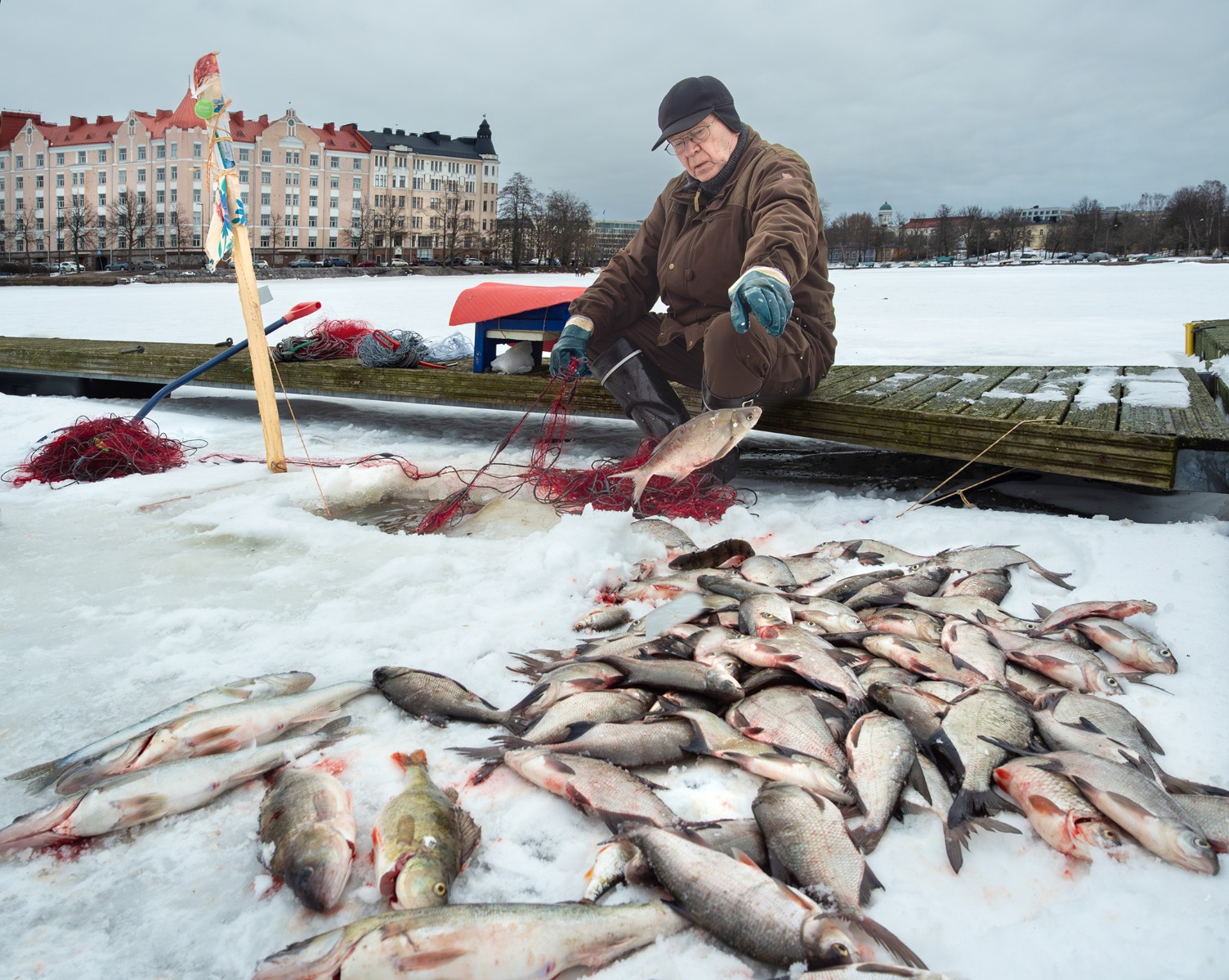 5B_Kalastusta_keskella_kaupunkia