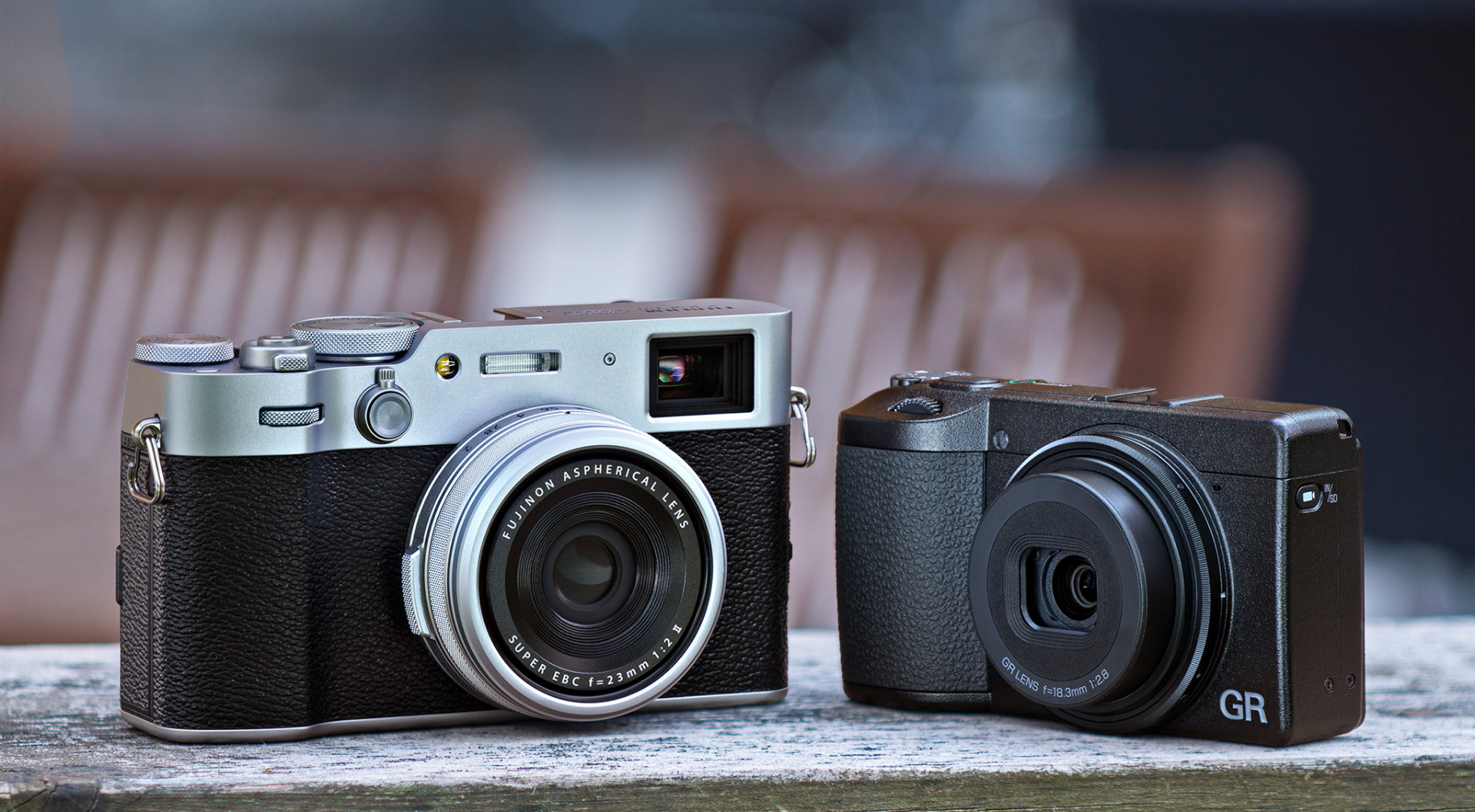 Pienet kamerat, suuret erot – Fujifilm X100 VI ja Ricoh GR IV