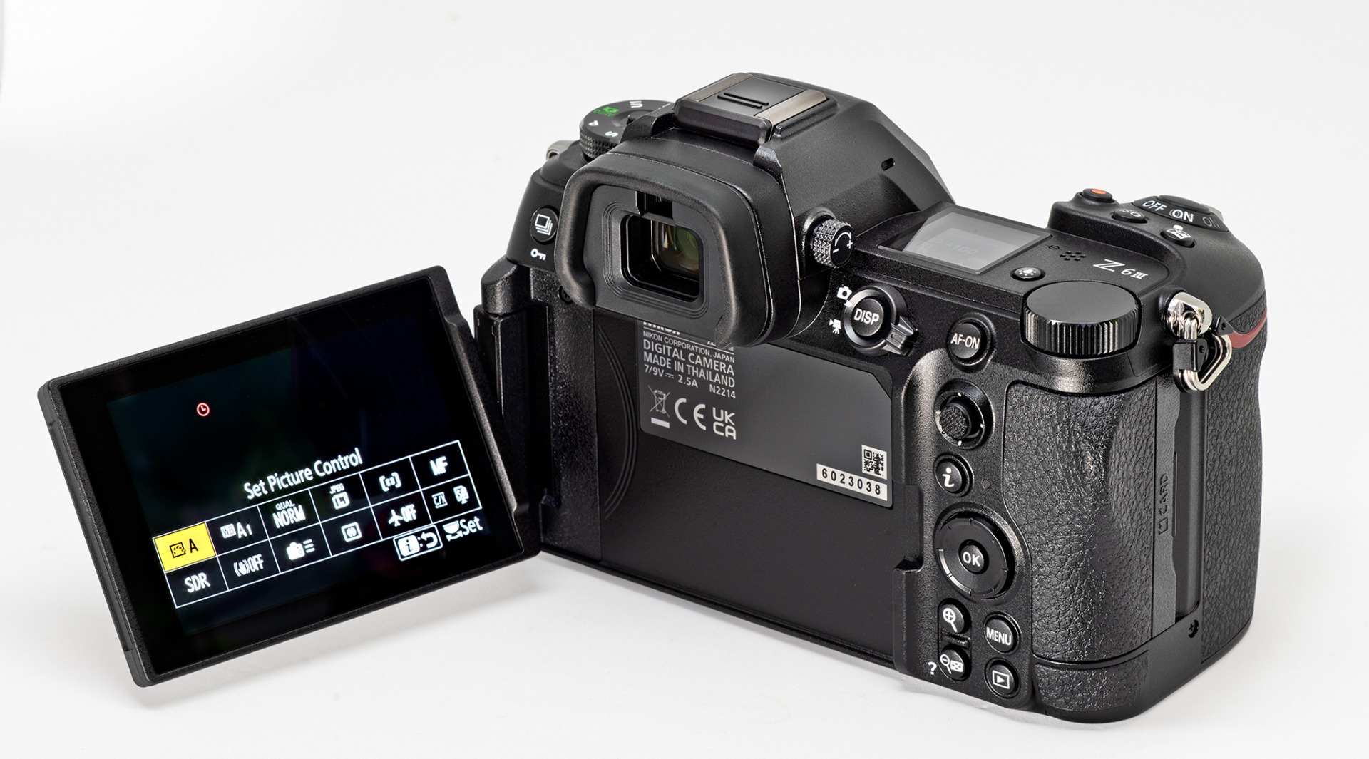 Nikon_takaa