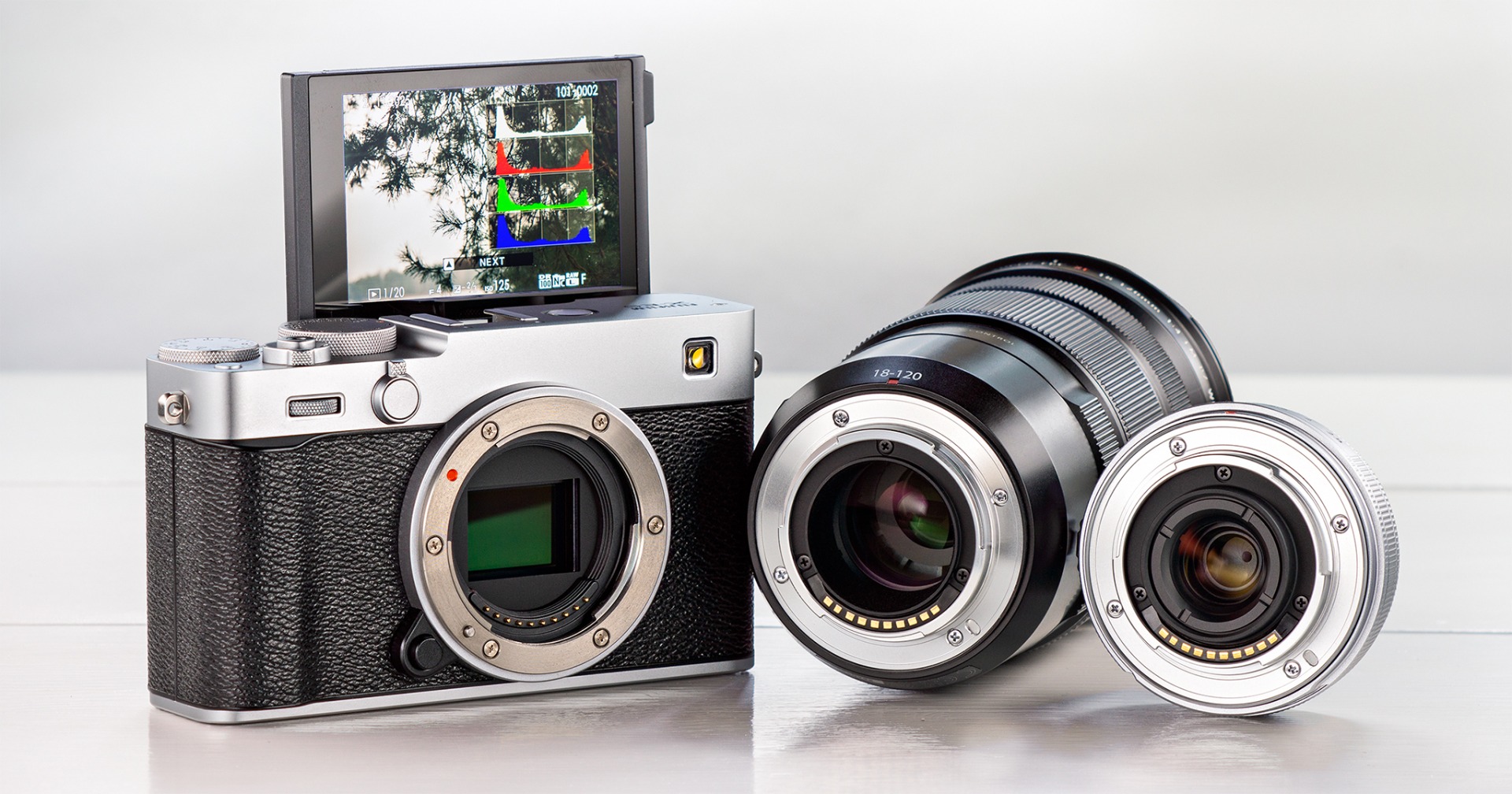 X-E5_na_ytto_kenno_ja_bajonetit